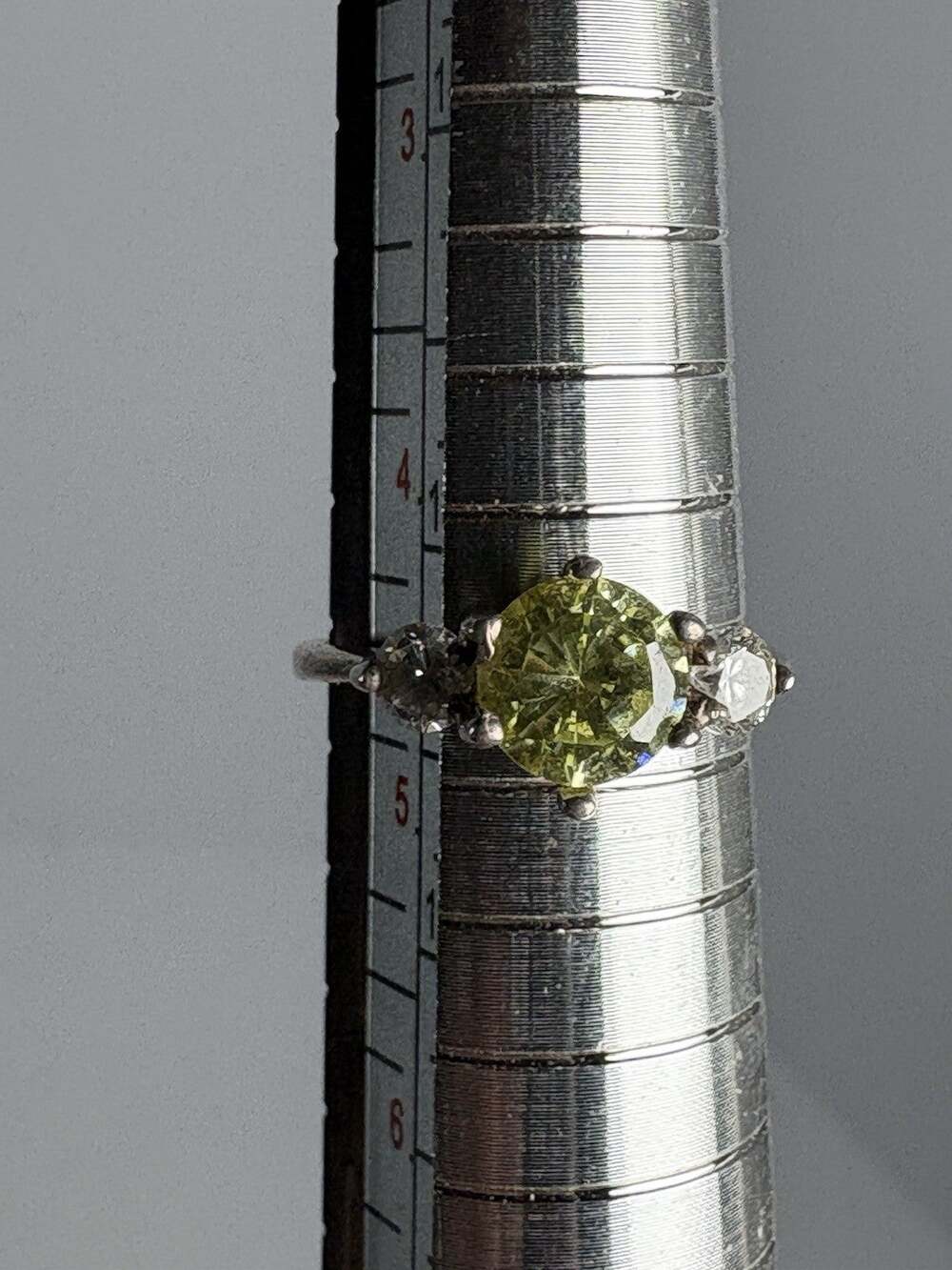 925 Sterling Silver Yellow Green Stone Ring Size 4.75 Three Stone Clear Accents